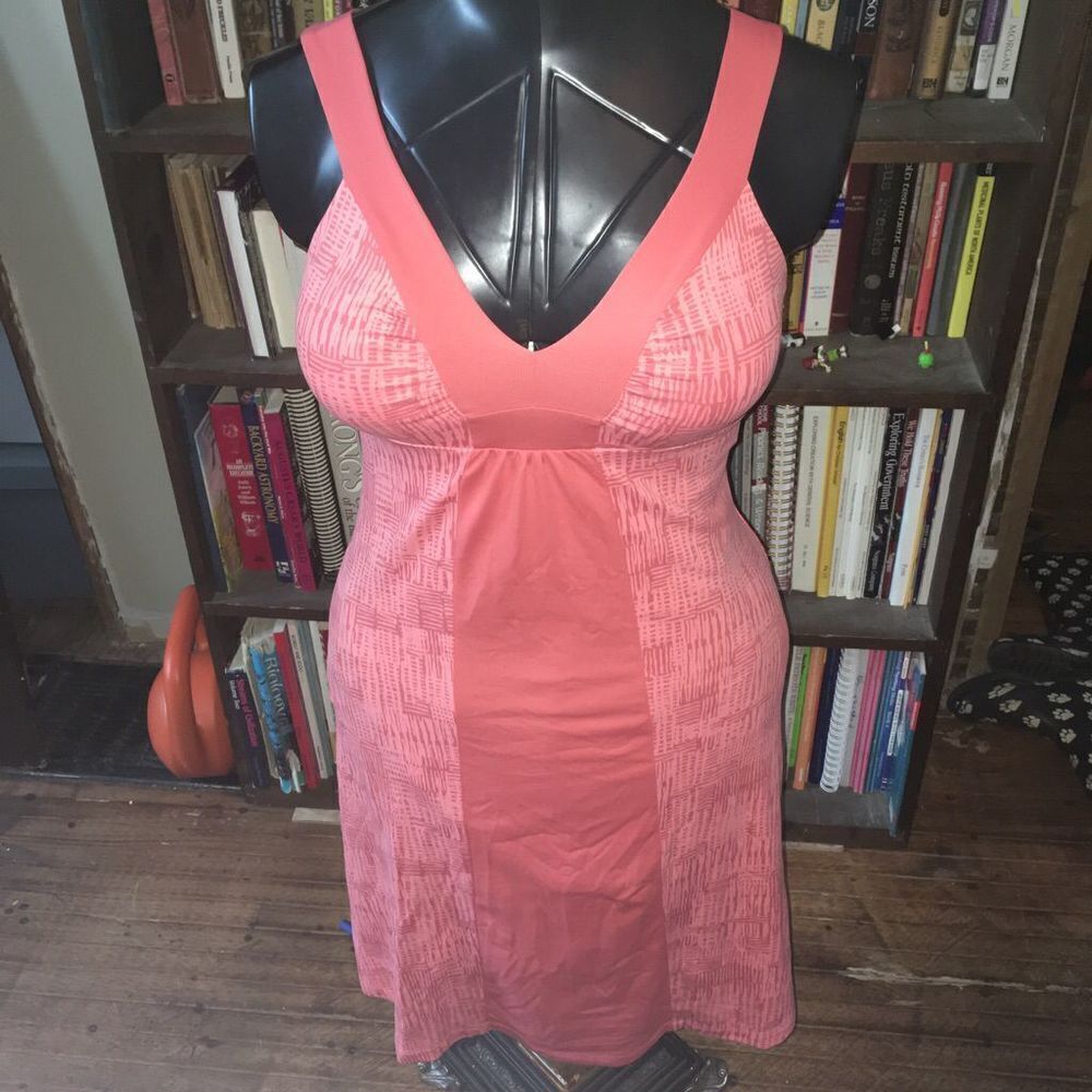 Patagonia v-neck two tone salmon pink athletic golfcore S knit dress